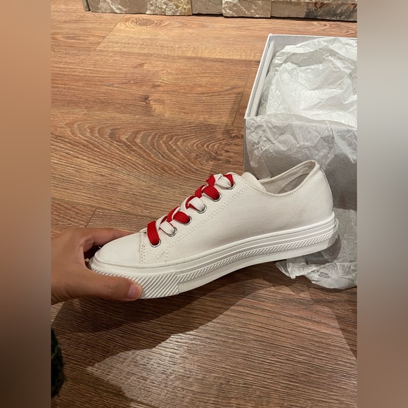 Stuart Weitzman Ollie Sneakers size 6 - Picture 5 of 9